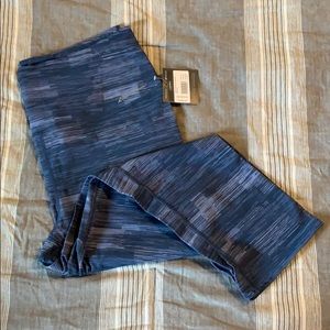 NWT High Rise Capri leggings